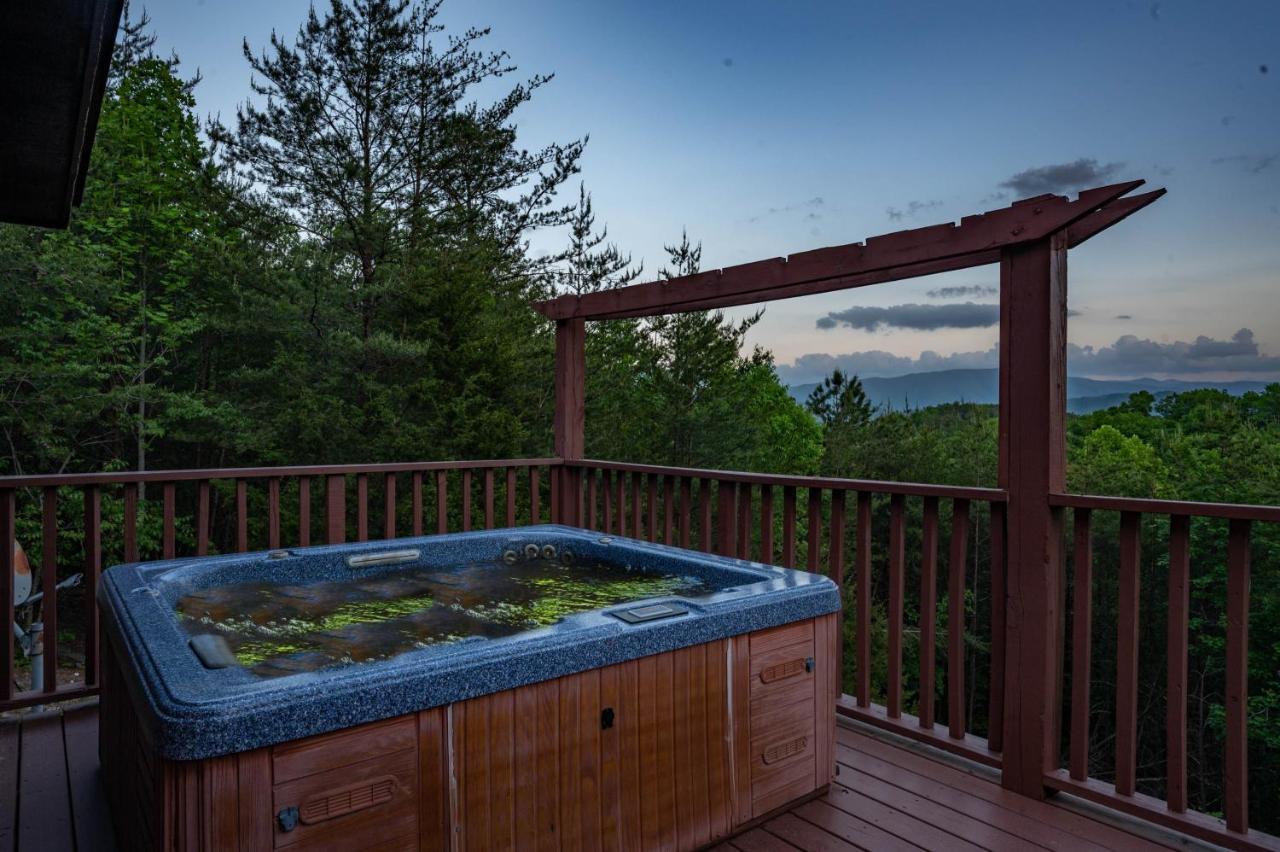 Private Mountain Cabin, Hot Tub Escape In The Smokies, With The View Sevierville Kültér fotó