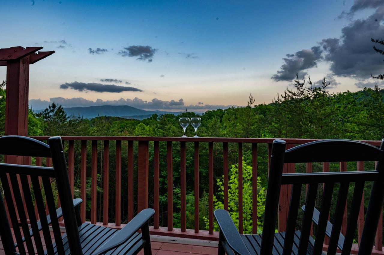 Private Mountain Cabin, Hot Tub Escape In The Smokies, With The View Sevierville Kültér fotó